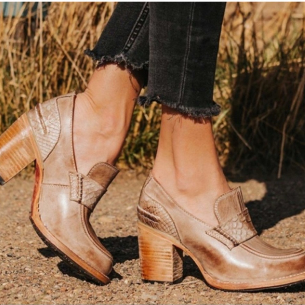 Freebird Bellevue Taupe